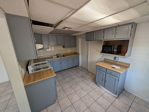 4th image of 523 W 16th St