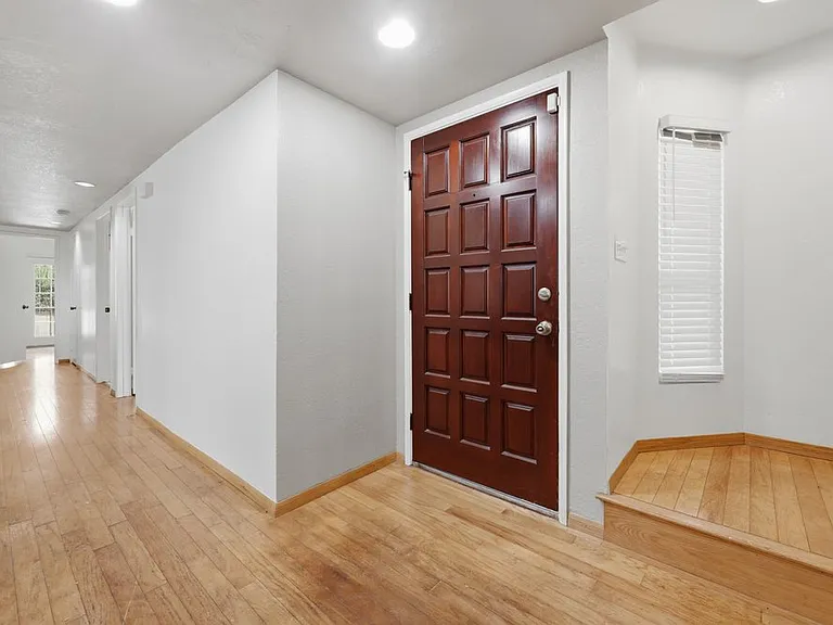 11920 Avenida Marcella — Photo 4