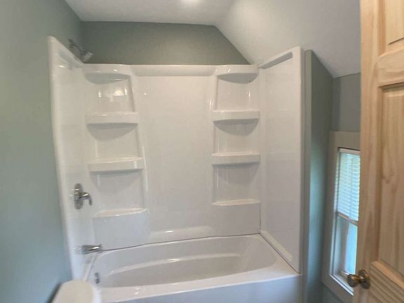 4th image of 2508A N Buffum St