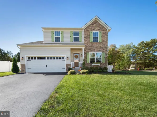 1 Portsmouth Ln, Tuckerton, NJ 08087