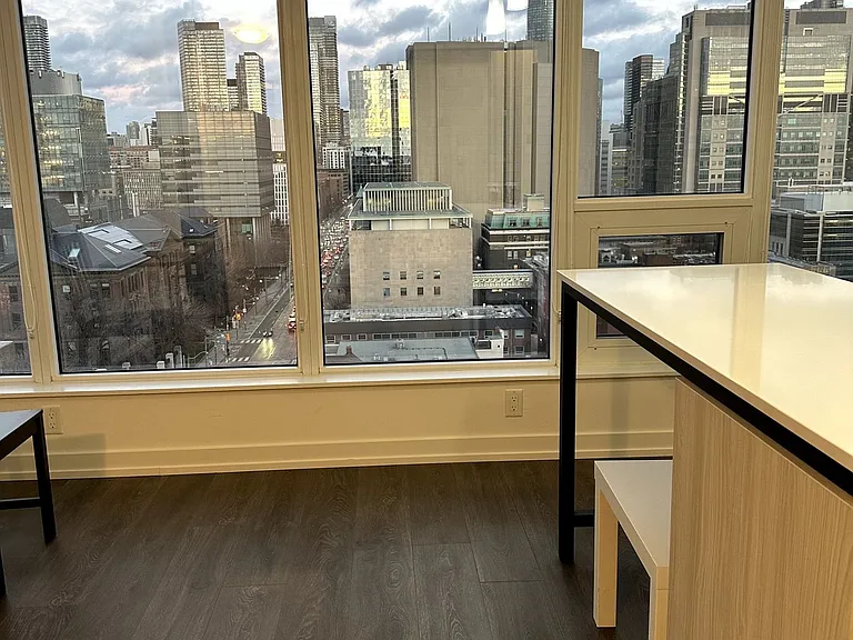203 College St #1207 — Photo 3