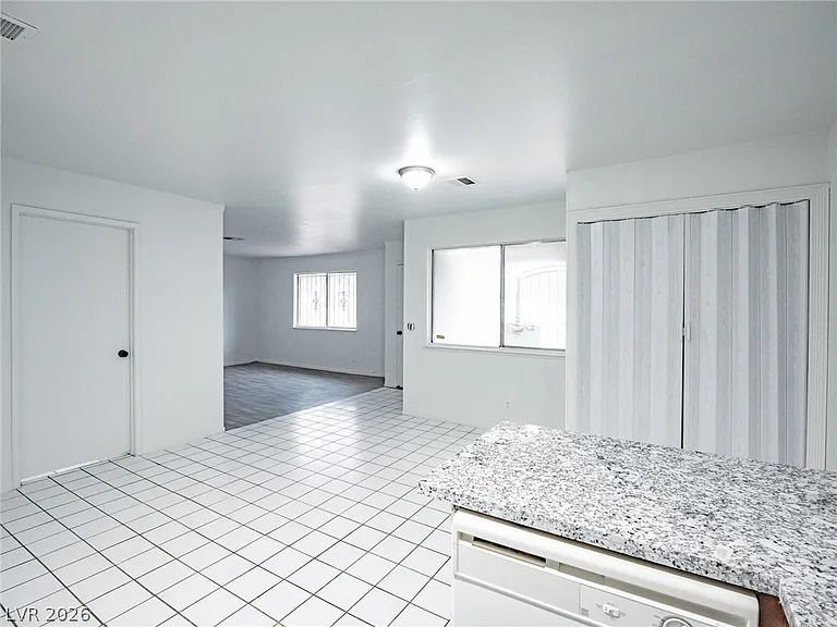 825 Hedge Way #2 — Photo 10