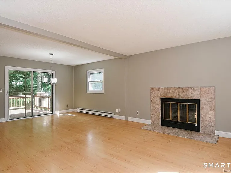 8 Circle Dr — Photo 5