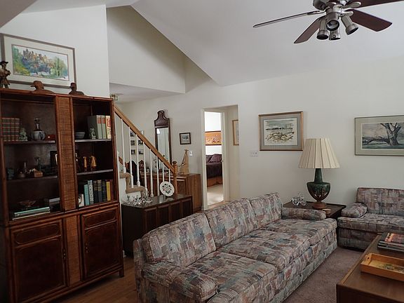 4th image of 7 Maya Dr