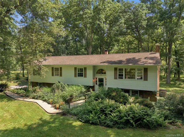 60 Camp Drive, Rhinebeck, NY 12572