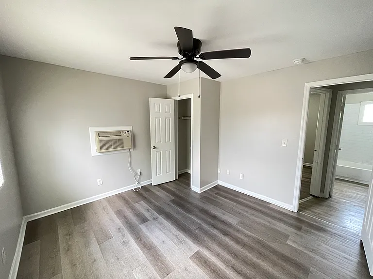University Crossings Apartments — Photo 23