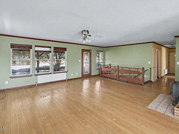5th image of 1211 N Susan Dr