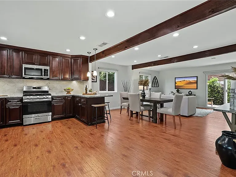 3 bed, 1552 sqft, $4,995 — Photo 2
