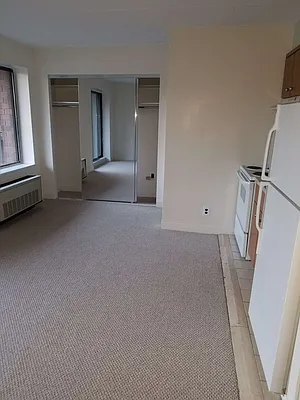 Rented by Max & Associates Realty Corp | media 12