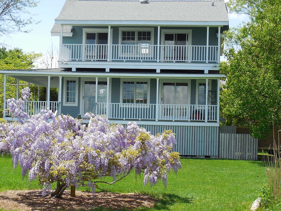 1st image of 92 Orchard Ave