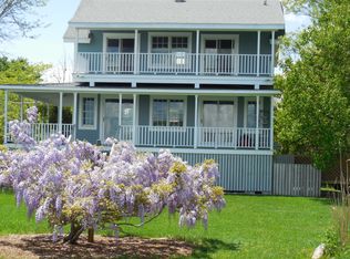 92 Orchard Ave, Barrington, RI 02806