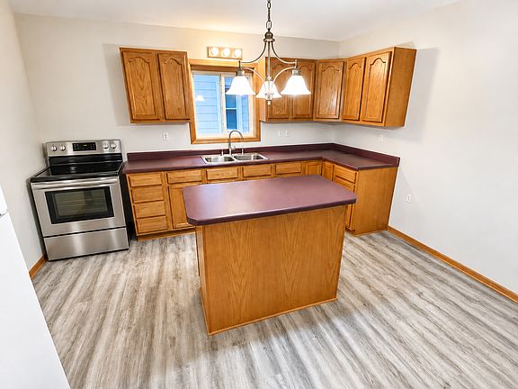 5th image of 406 E Main St