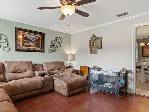5th image of 2715 Lori Ln