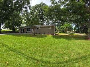 515 E 1st St, Newton, NC 28658