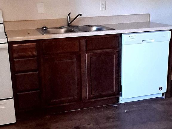 3rd image of 7202 Lillian Hwy #205