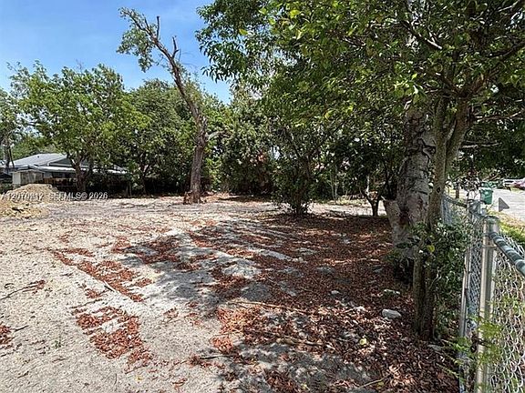 3rd image of 301 NE 58th St