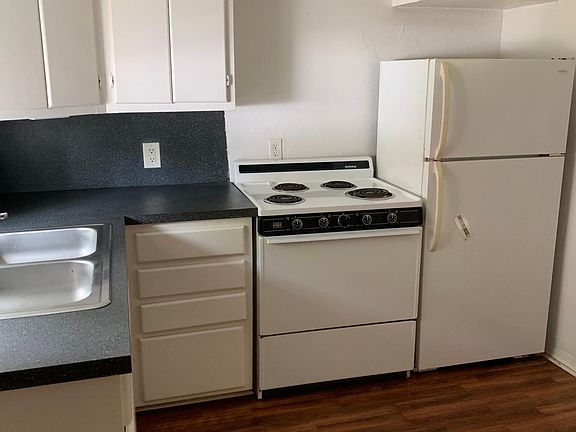 4th image of 523.5 S Pine St APT A