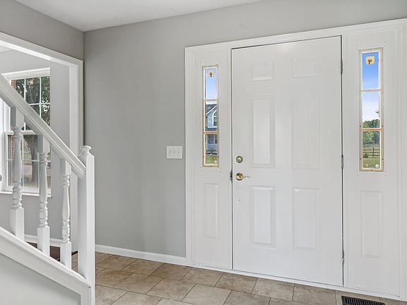 4th image of 8260 Fox Knoll Ct