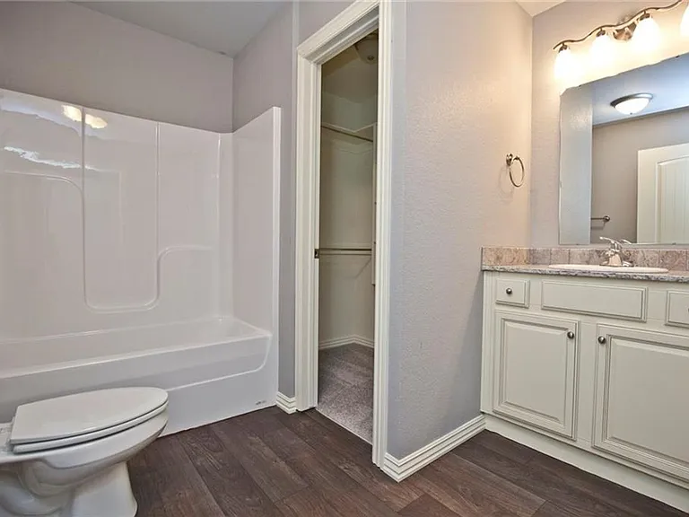 1253 N Rupple Rd — Photo 14