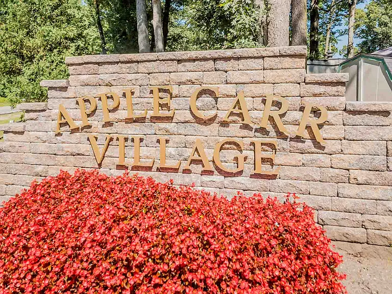 Apple Carr Village — Photo 7
