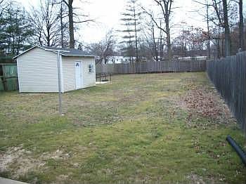 2nd image of 32 Stemmers Run Rd