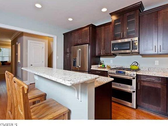 Kitchen (Middle Level)