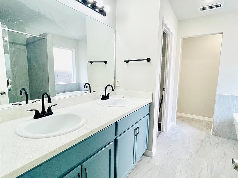 1719 Park Forest Dr — Photo 17