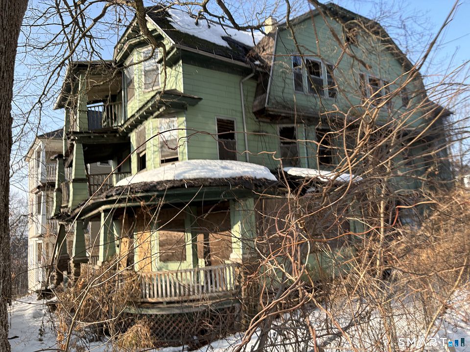 1st image of 230 Plaza Avenue
