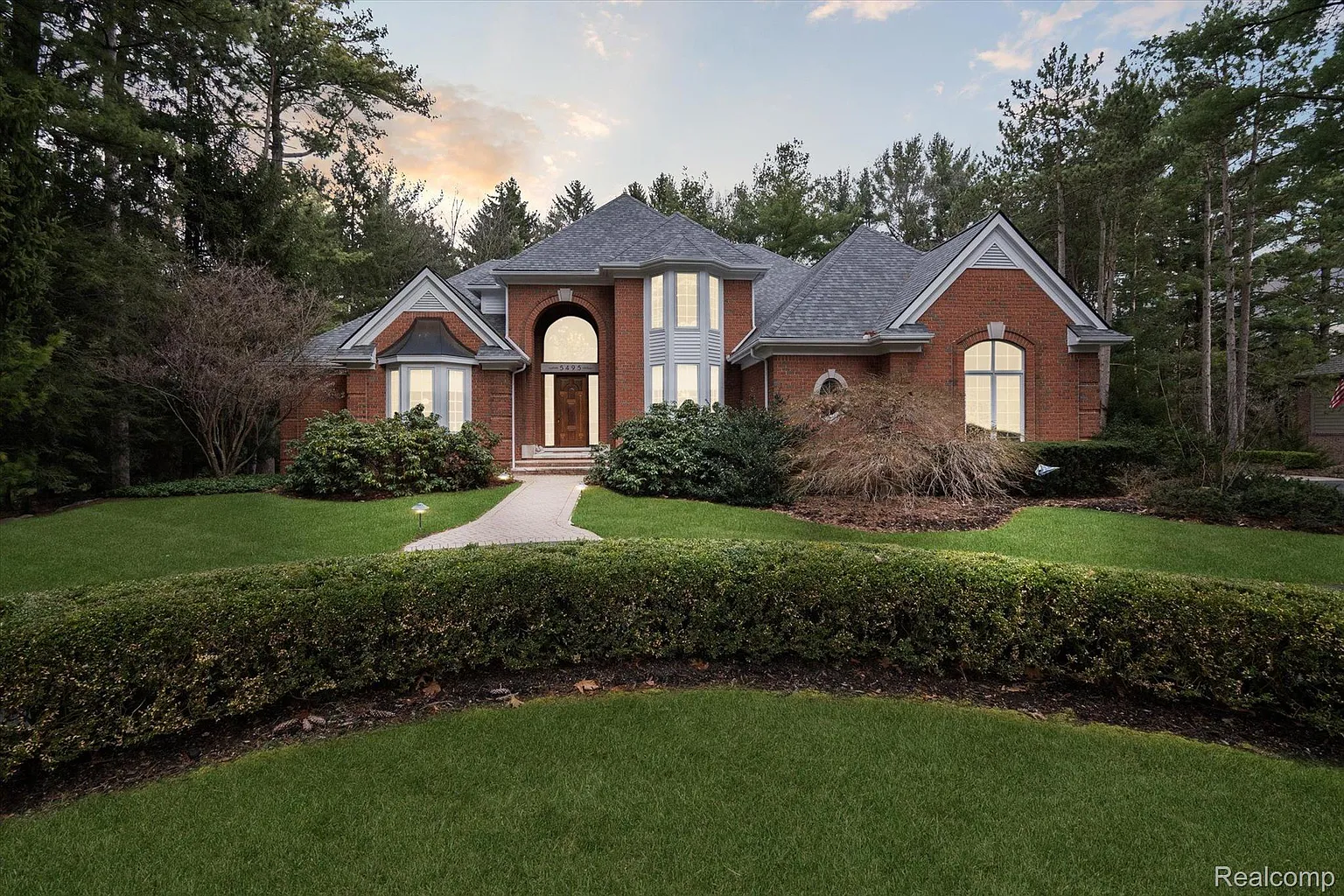 5495 River Ridge Dr photo 1