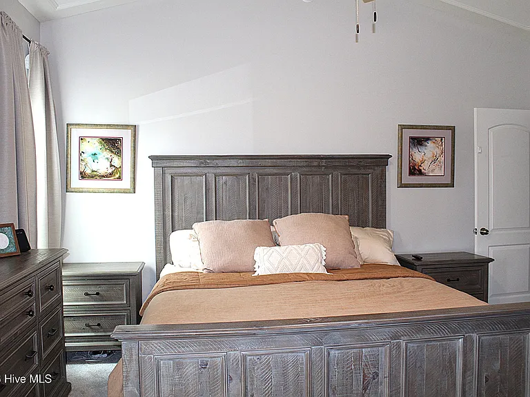 221 Seville St — Photo 20