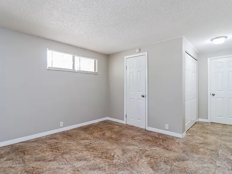 2603 Martha Ln — Photo 3