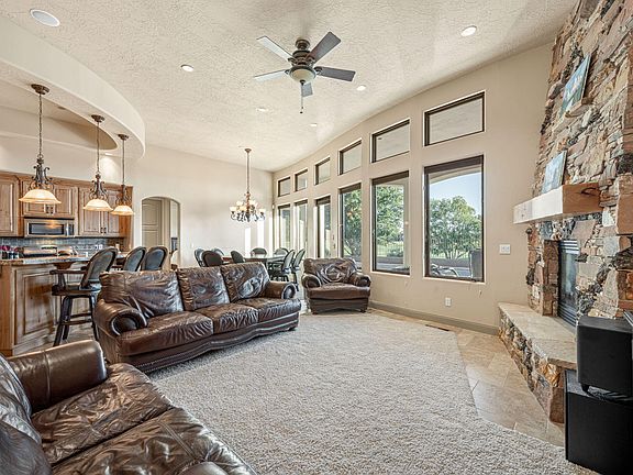 5th image of 1747 W Red Cloud Cir