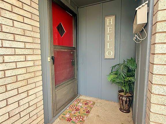 5th image of 510 W Oklahoma Ave