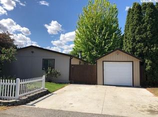 9127 W Arrowhead Ave, Kennewick, WA