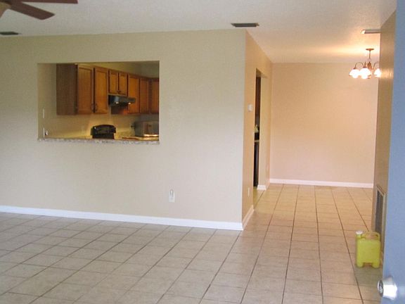 3rd image of 1508 Travelers Palm Dr