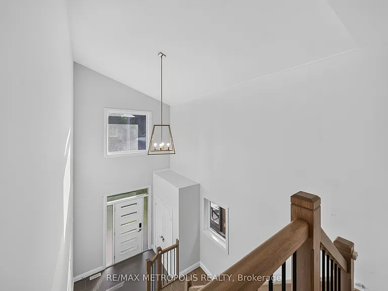 55 Russ St — Photo 23
