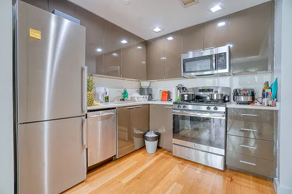 Rented by Serene Powers Real Estate LLC | media 21