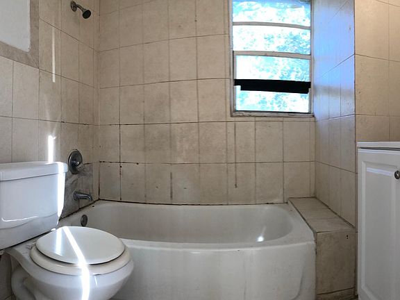 5th image of 5130 NW 8th Ave #B