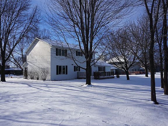 4th image of 520 Woodbine Ct