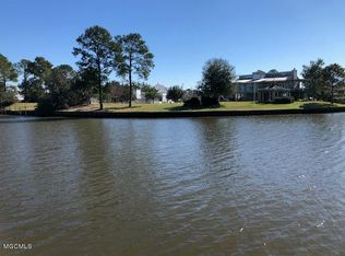 312 Parkview Ln, Pass Christian, MS 39571