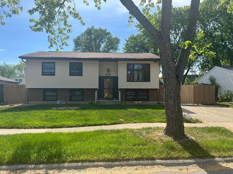 1st image of 225 S Orchard Dr