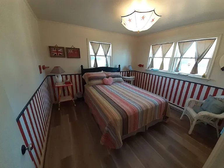 2nd bedroom is a decent size with queen sized bed.