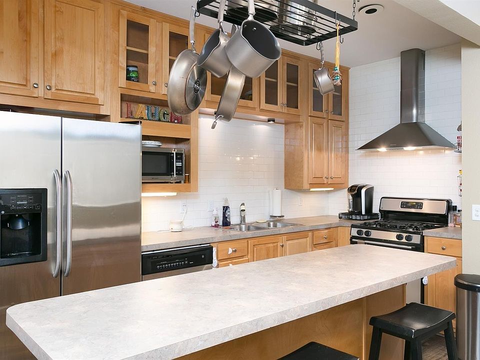 1st image of 414 Harriet Ln