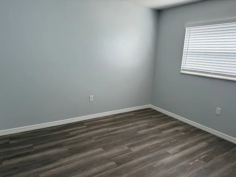 Manatee Bay Apartments — Photo 55