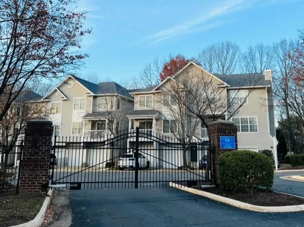 4531 Superior Sq, Fairfax, VA 22033