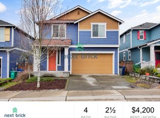 438 SW 111th St, Seattle, WA 98146