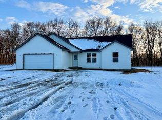 3224 Signal Point Dr, Allegan, MI 49010