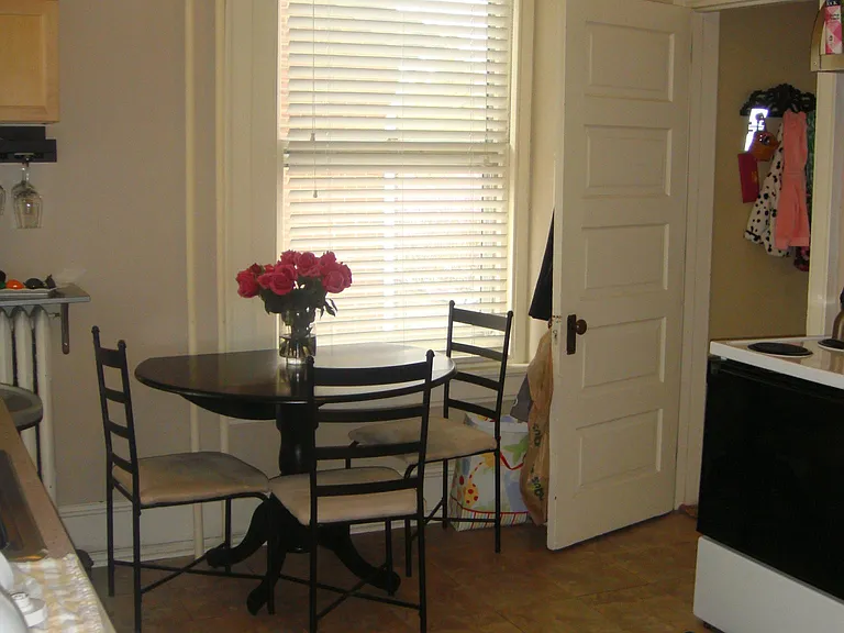 Eat in Kitchen- 11'X15'