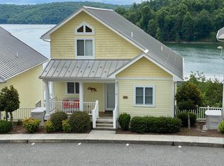 129 W Deer Village Ln, La Follette, TN 37766