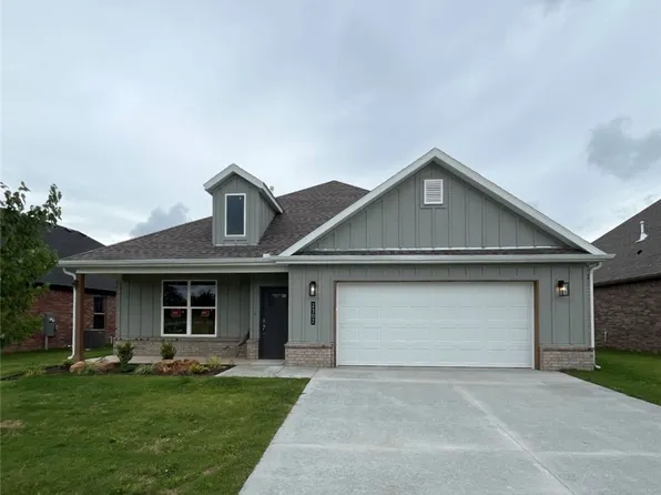 2302 N Zane St, Siloam Springs, AR 72761